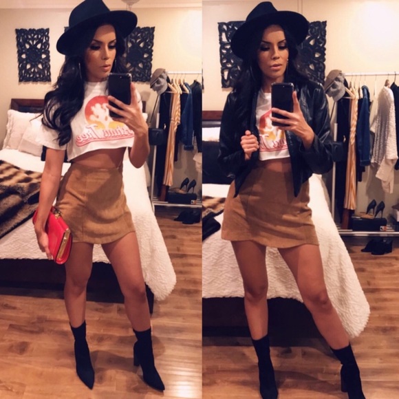 Dresses & Skirts - Tan Corduroy Scalloped Skirt